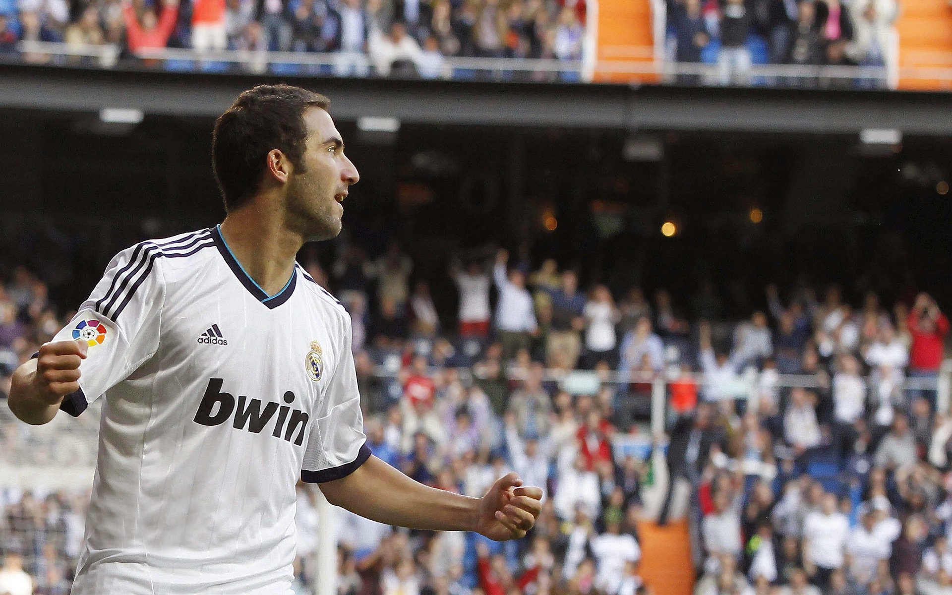 【青训阶梯】新一代明星通过战术训练逐步崛起，军人训练明星